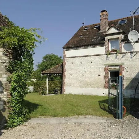 La Salle De Danse * Eaux-Puiseaux