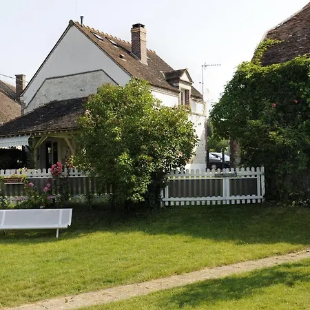 La Salle De Danse Tatil Evi Eaux-Puiseaux